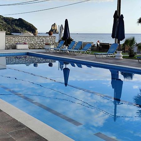 Fanis Seafront Apartments Айос-Гордіос Екстер'єр фото