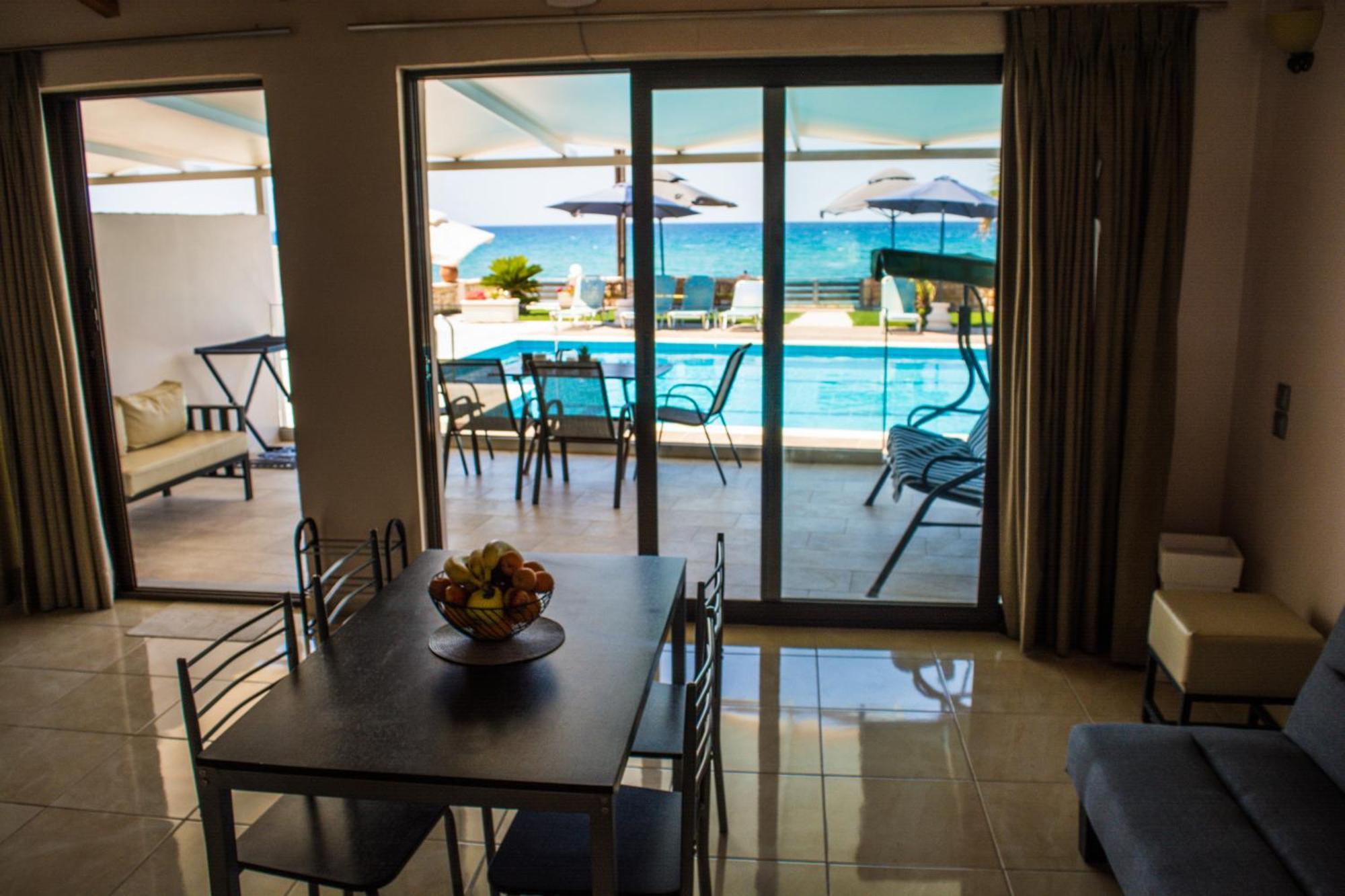 Fanis Seafront Apartments Айос-Гордіос Екстер'єр фото