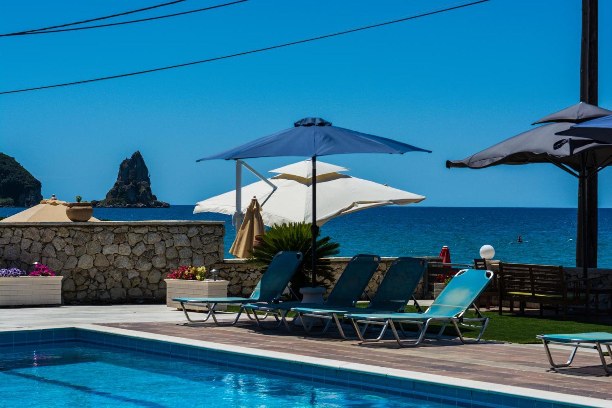 Fanis Seafront Apartments Айос-Гордіос Екстер'єр фото