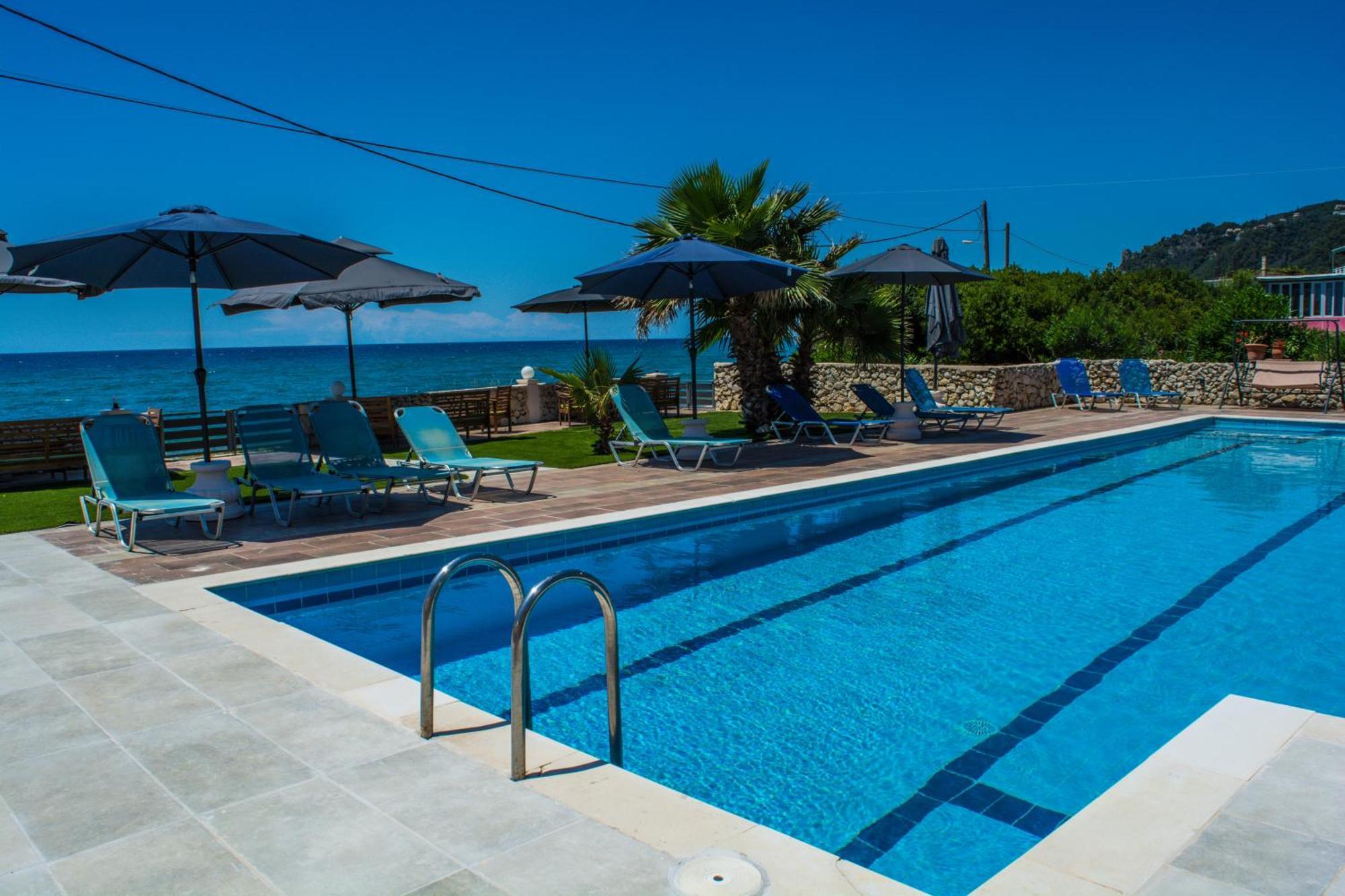 Fanis Seafront Apartments Айос-Гордіос Екстер'єр фото