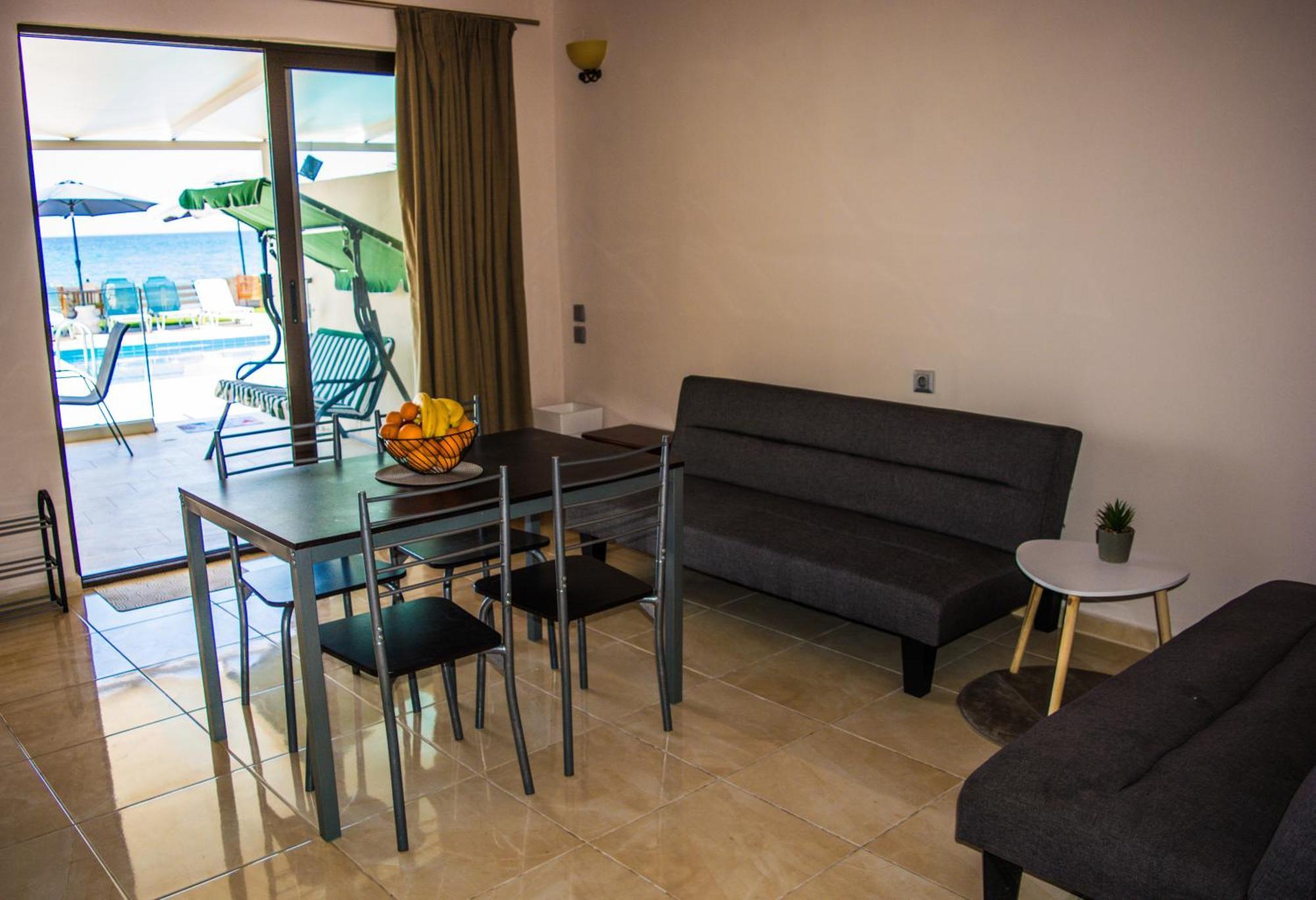 Fanis Seafront Apartments Айос-Гордіос Екстер'єр фото