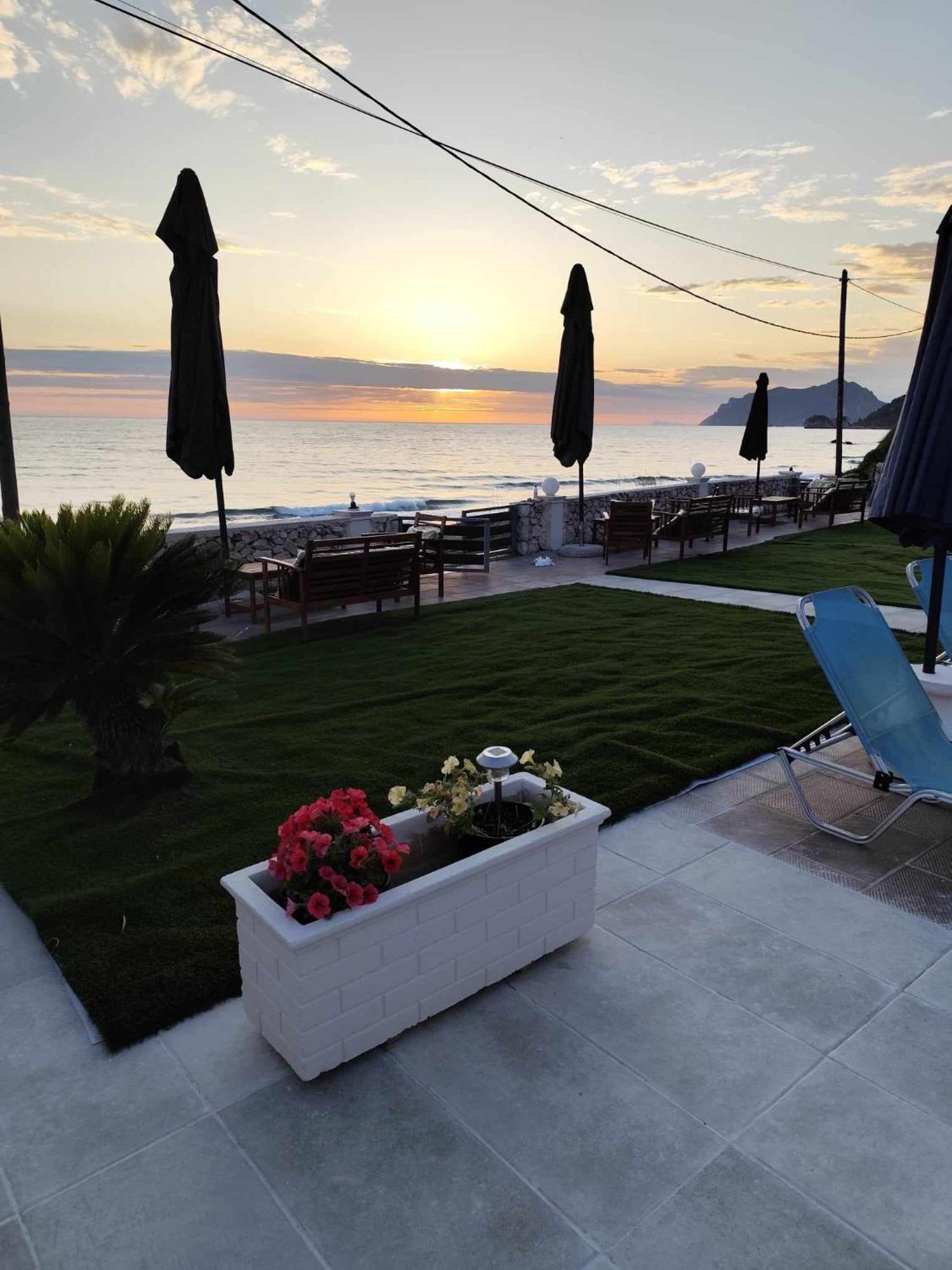 Fanis Seafront Apartments Айос-Гордіос Екстер'єр фото