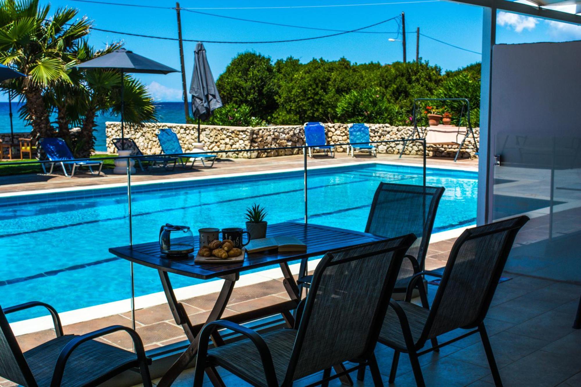 Fanis Seafront Apartments Айос-Гордіос Екстер'єр фото