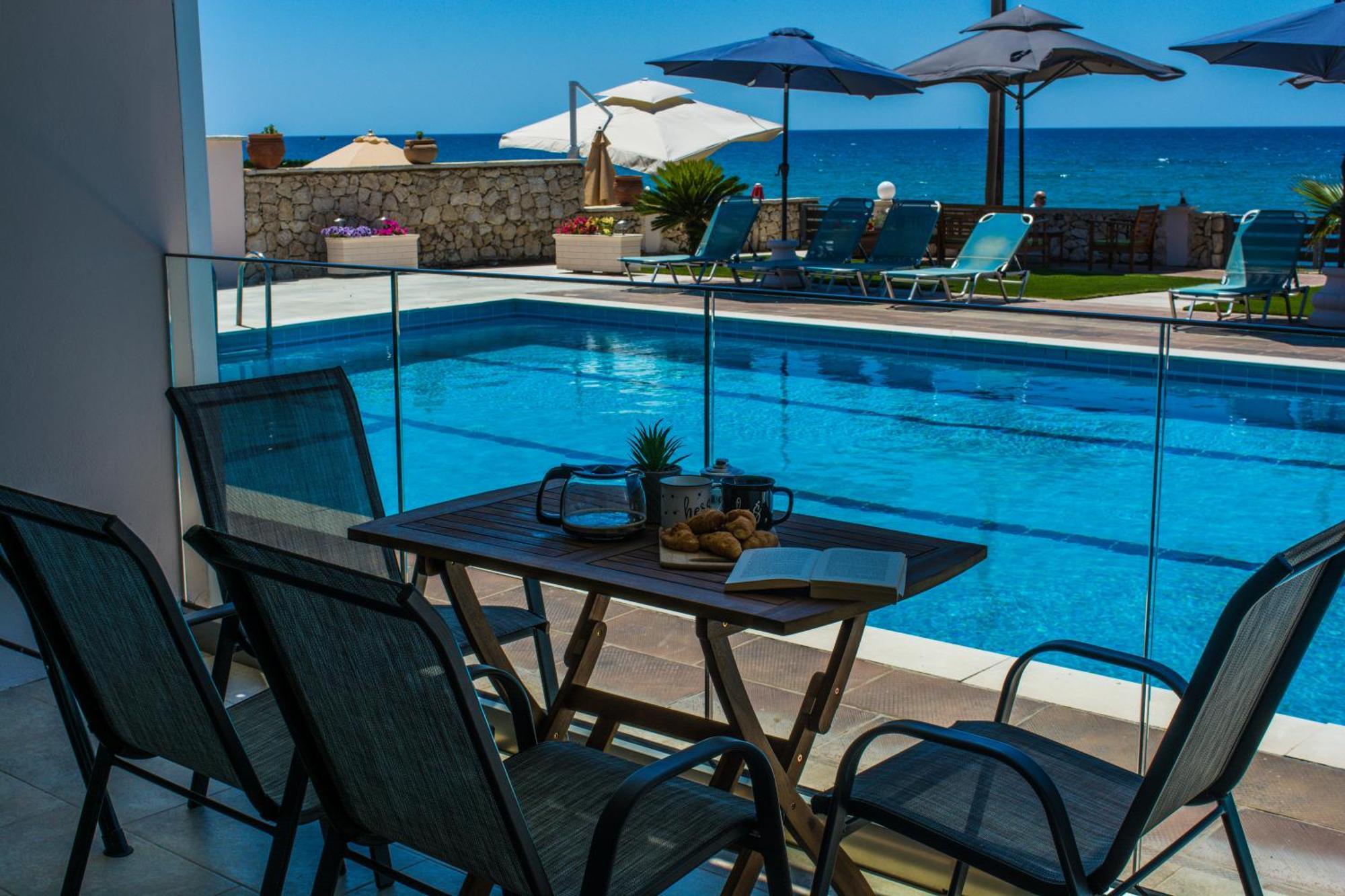 Fanis Seafront Apartments Айос-Гордіос Екстер'єр фото